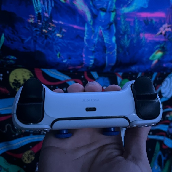 Ps5 dualsense controller - Picture 6 of 7